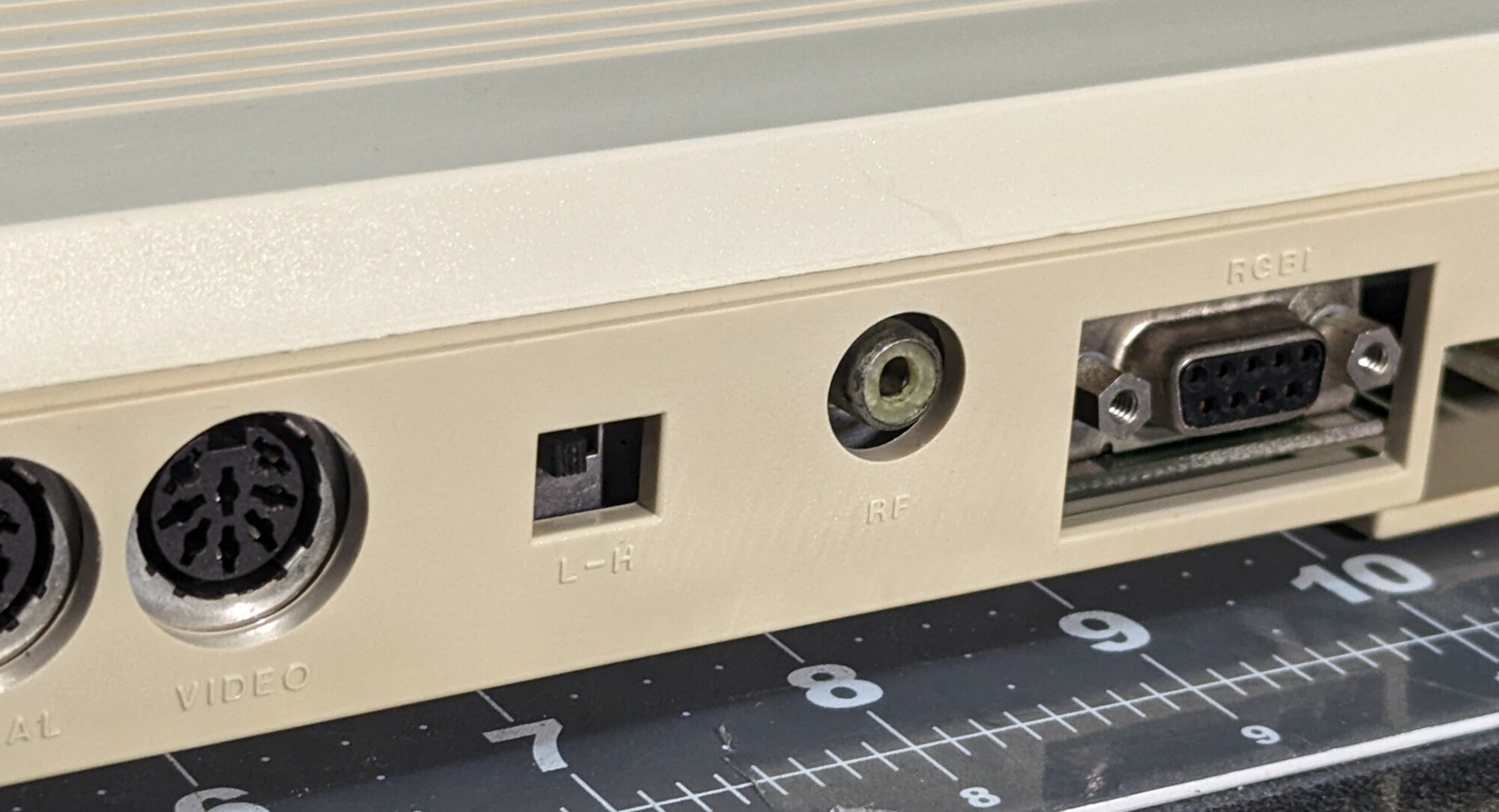 Poo-covered Commodore 128 Barn Rescue – Retro Tech Restoration